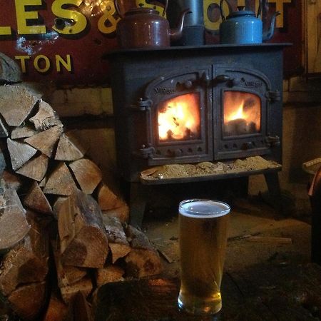 The Nags Head Inn Abercych Esterno foto